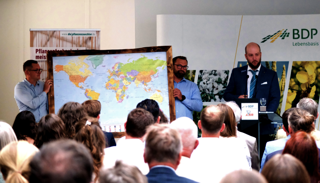 Alexander Kirchherr, Adrian Broda und Alexander Homann, alle Pflanzentechnologiemeister der 1. Generation, stellten heraus, wie besonders die Pflanzentechnologiemeister und -meisterinnen sind. Immerhin gibt es auf der Welt nur 31 von ihnen. 