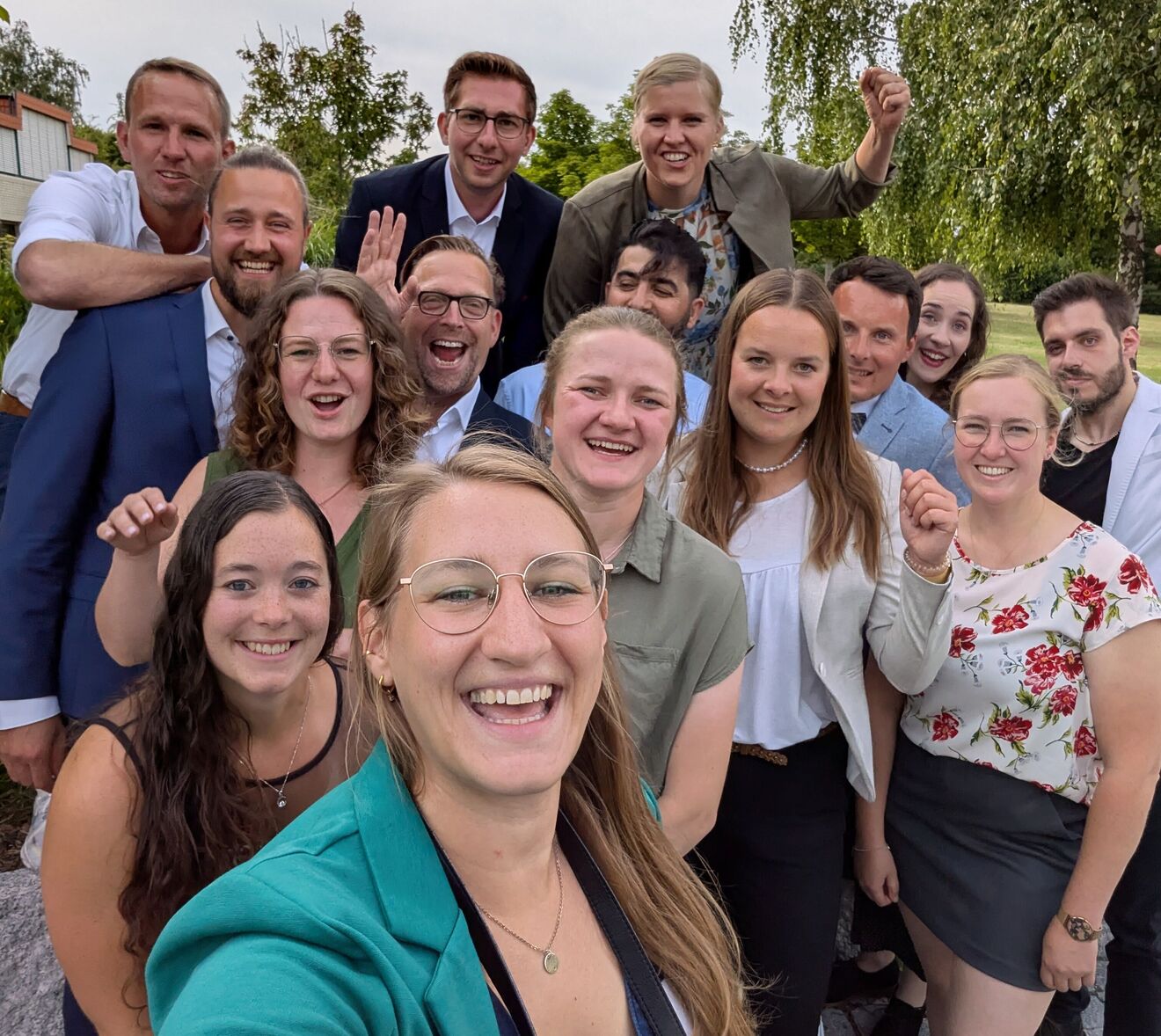 Just happy people - Wir freuen uns mit euch, ihr habt das großartig gemacht!